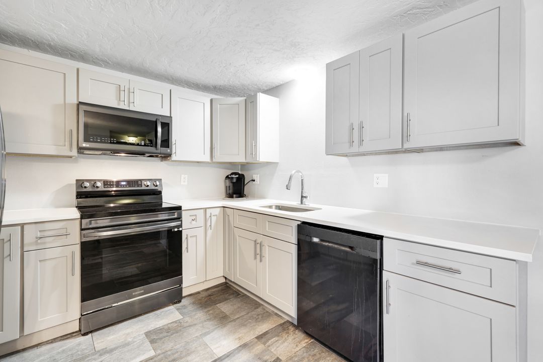 108 Powell Creek Cir, North Fort Myers, FL 33917