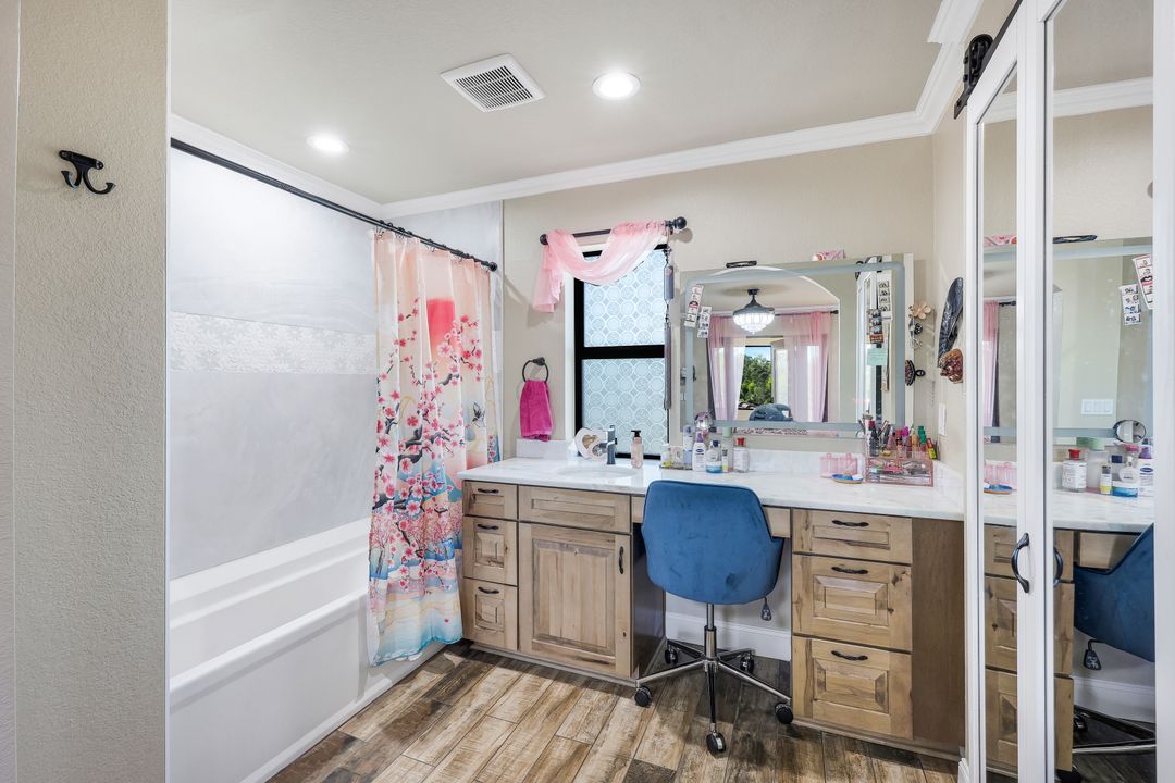 2709 NW 41st Ave, Cape Coral, FL 33993