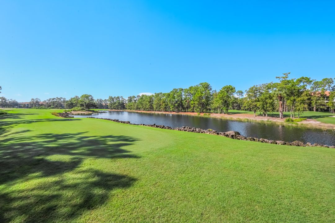 8265 Danbury Blvd #203, Naples, FL 34120