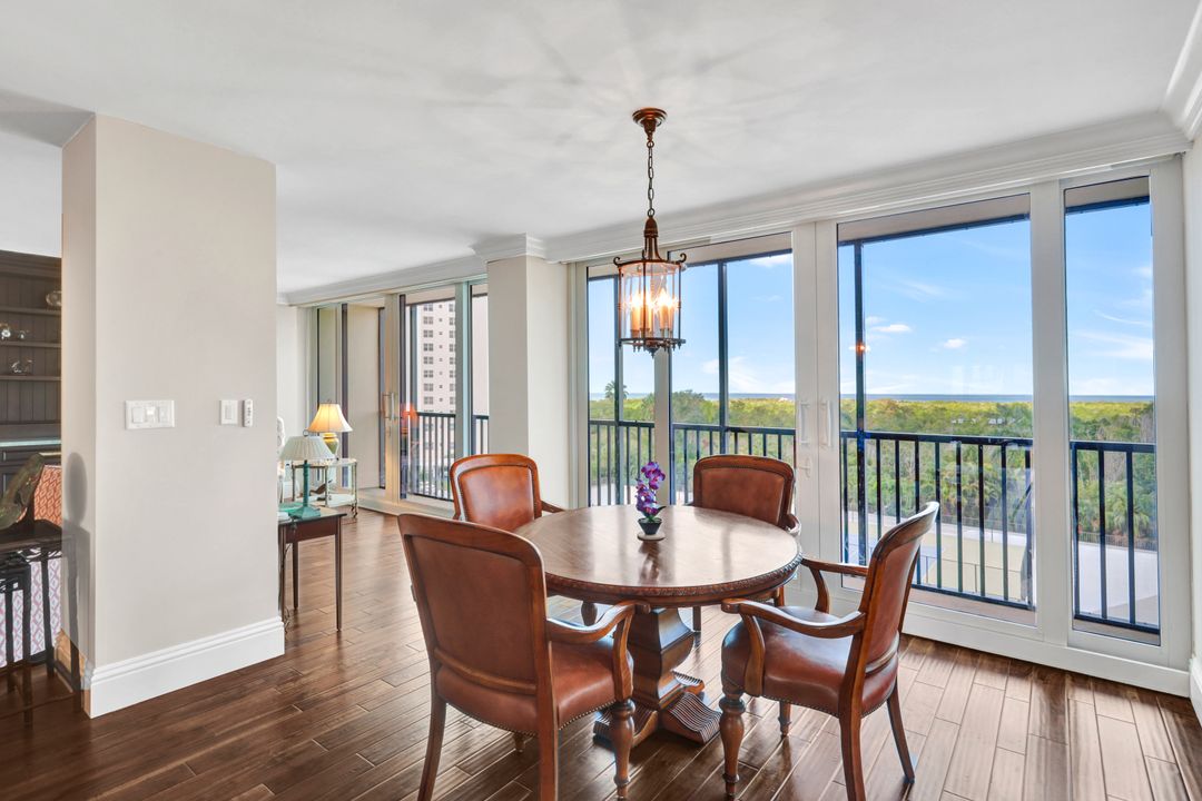 5601 Turtle Bay Dr #404, Naples, FL 34108