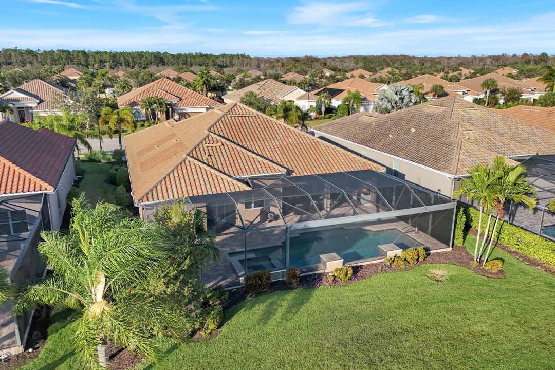 9305 Quarry Dr, Naples, FL 34120