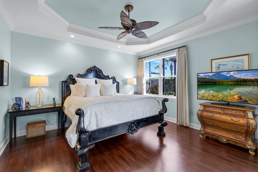 9090 Limestone Ln, Naples, FL 34120