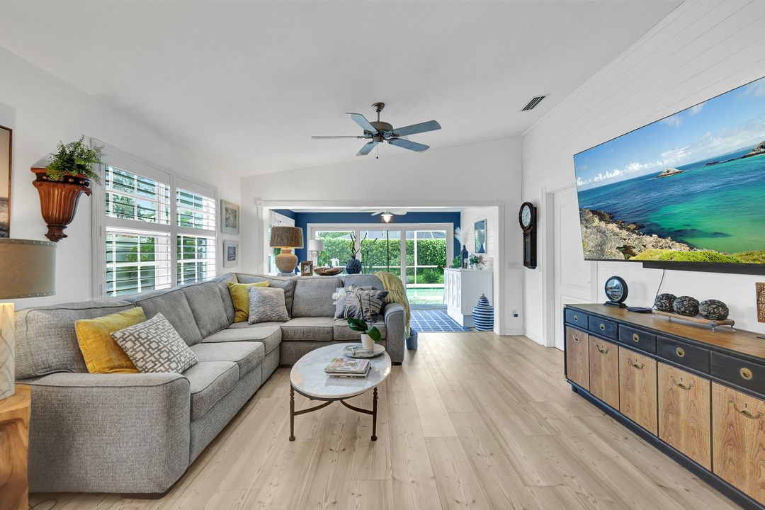 5011 Kingston Way, Naples, FL 34119