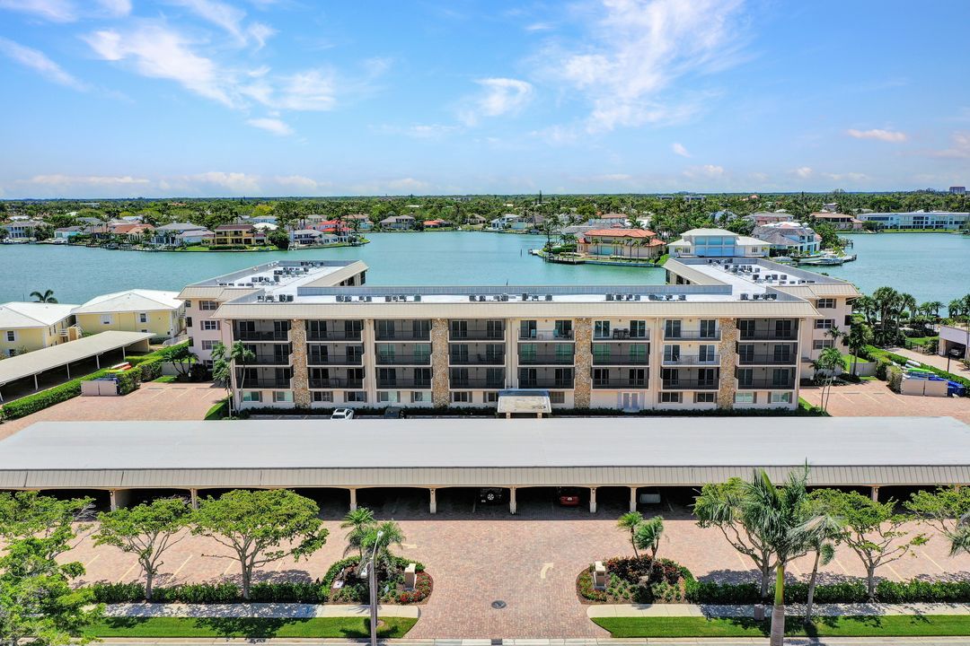 3200 Gulf Shore Blvd N #401, Naples, FL 34103