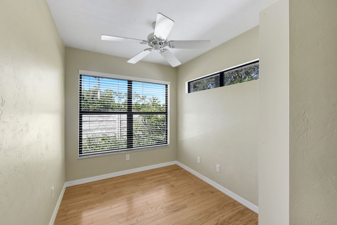 1924 Empress Ct, Naples, FL 34110