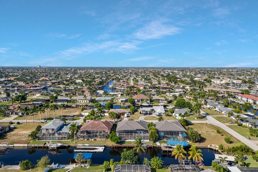 4909 Seville Ct, Cape Coral, FL 33904