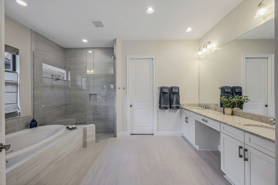 12762 Dundee Ln, Naples, FL 34120
