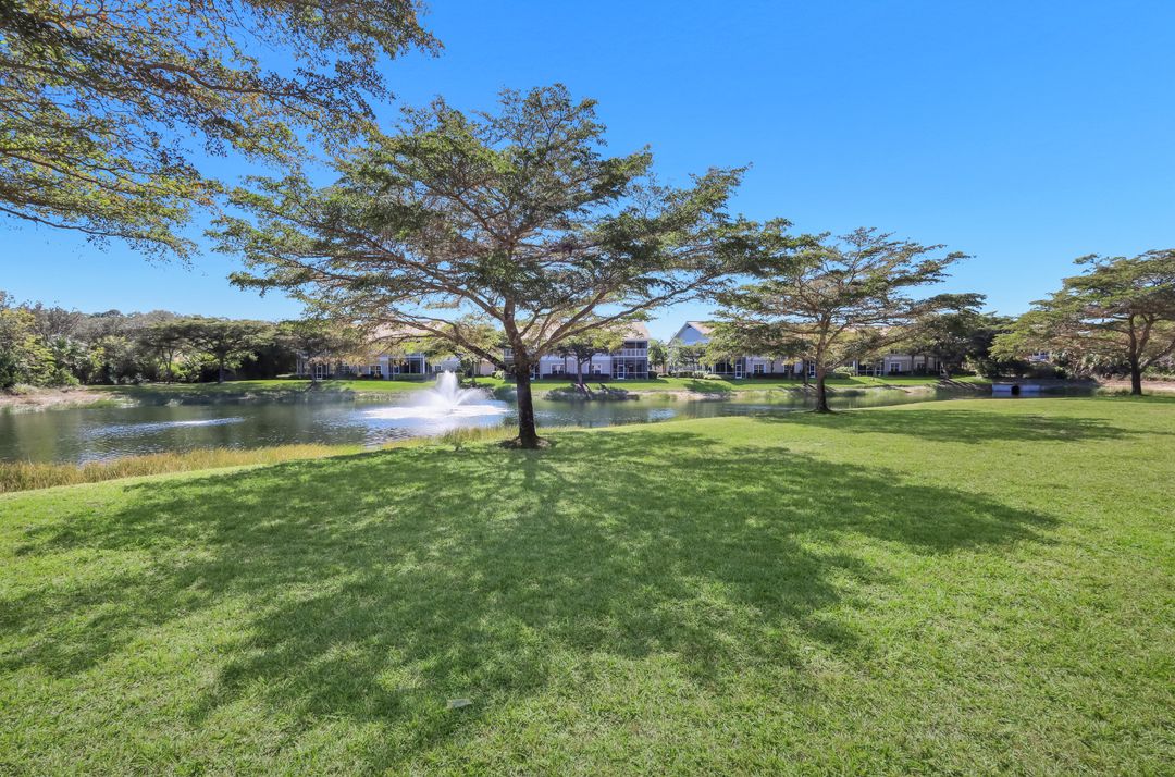 6360 Lexington Ct  #201, Naples, FL 34110