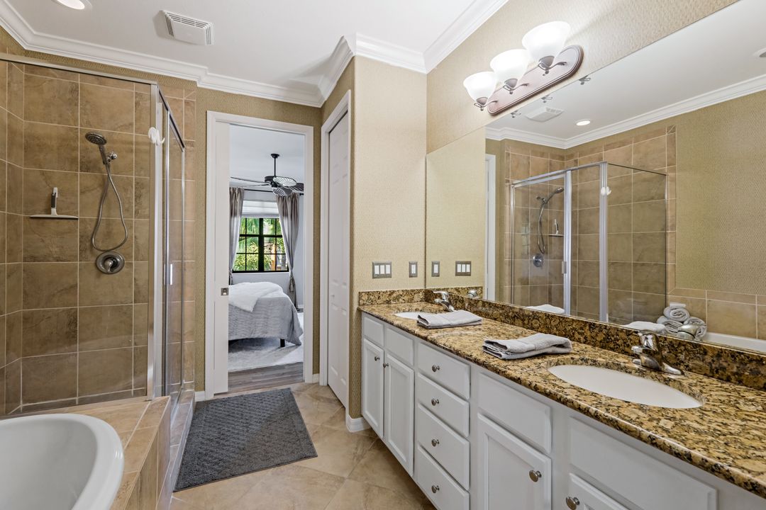 8949 Malibu St #302, Naples, FL 34113