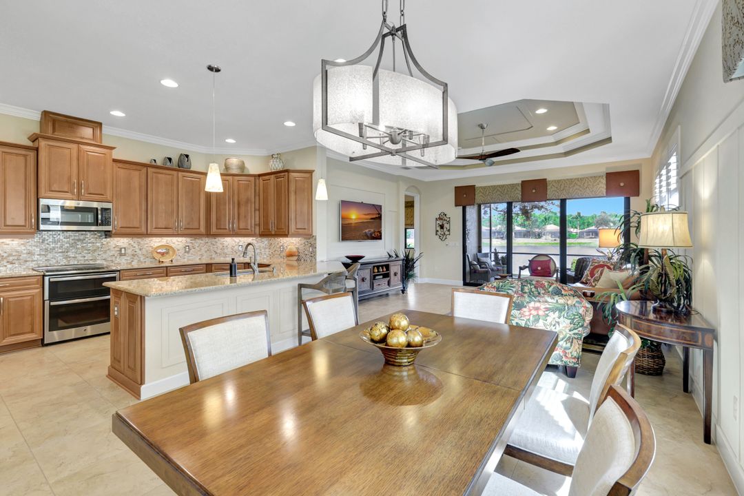 9142 Isla Bella Cir, Bonita Springs, FL 34135