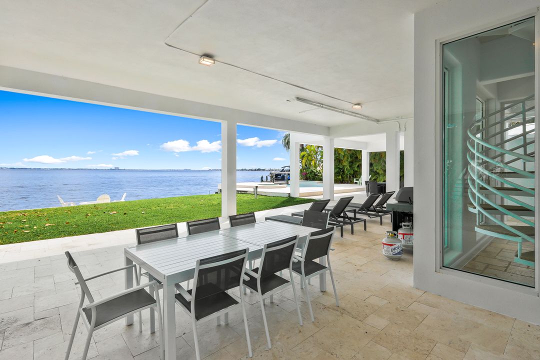 2302 SE 28th St, Cape Coral, FL 33904