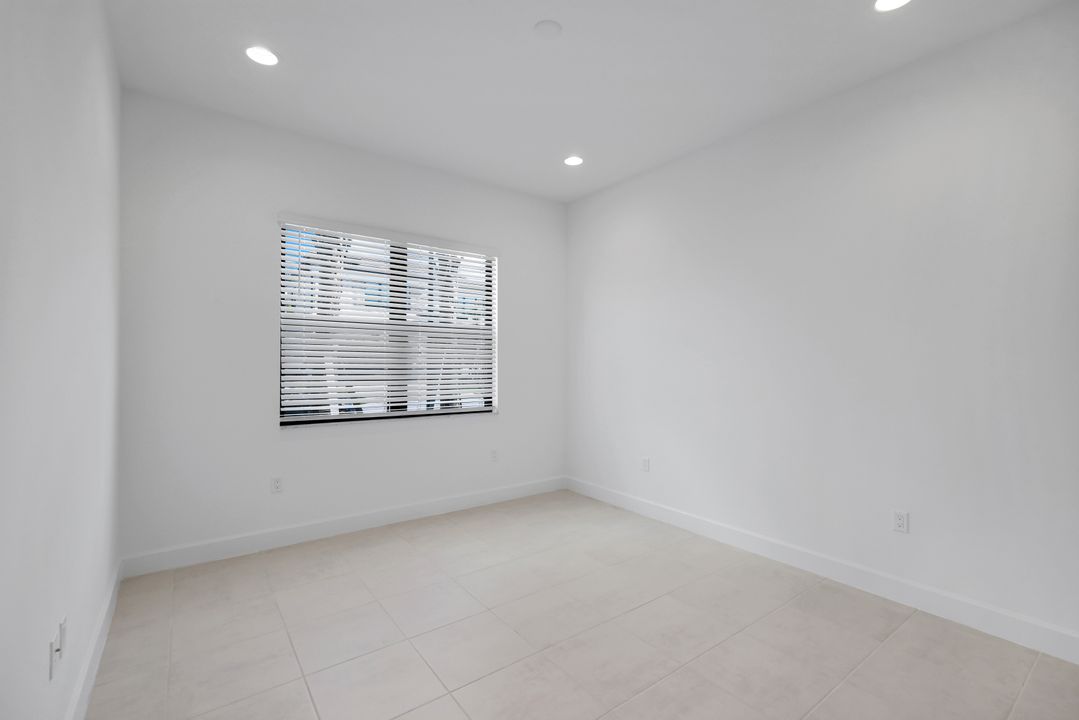 20703 Fair Oak Ln, Estero, FL 33928