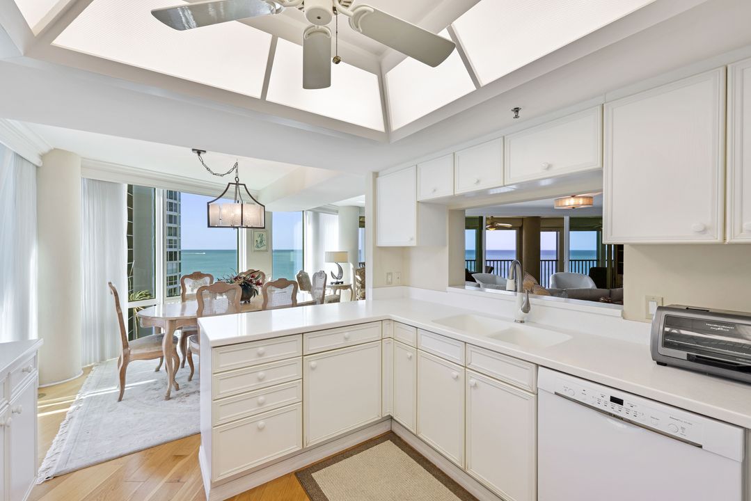 4651 Gulf Shore Blvd N #701, Naples, FL 34103