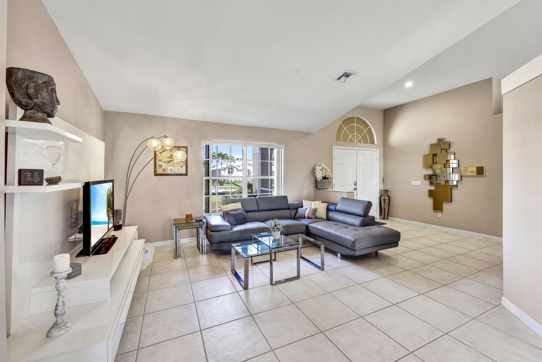 1046 SW 57th St, Cape Coral, FL 33914