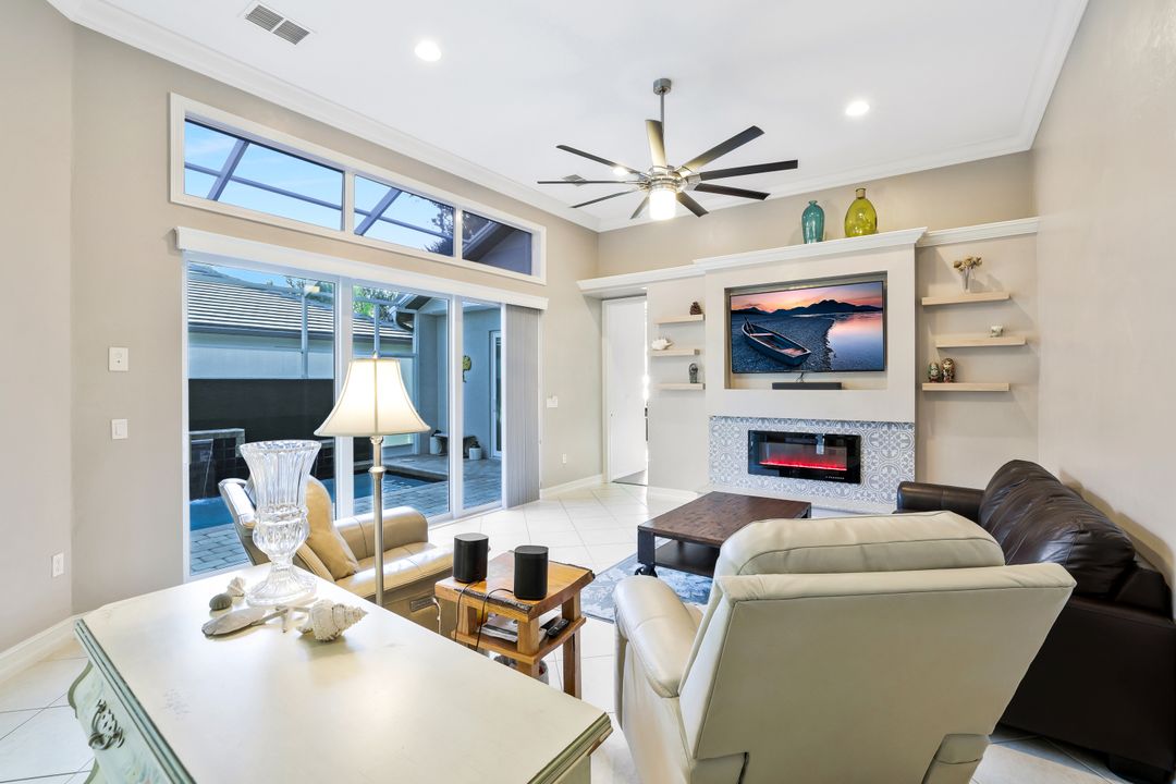 1619 Cayman Ct, Naples, FL 34119