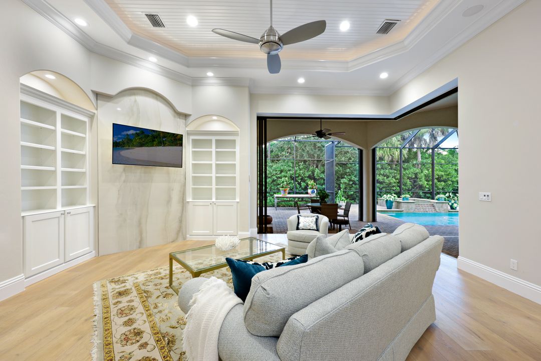 1725 Supreme Ct, Naples, FL 34110