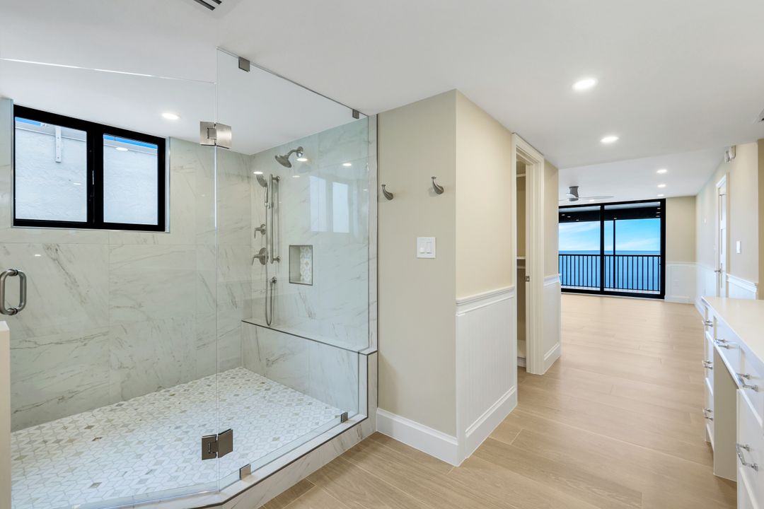 9715 Gulf Shore Dr #702, Naples, FL 34108