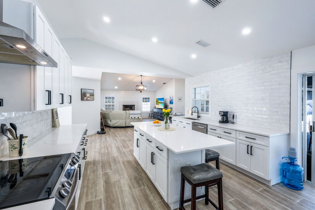 3512 SE 3rd Pl, Cape Coral, FL 33904