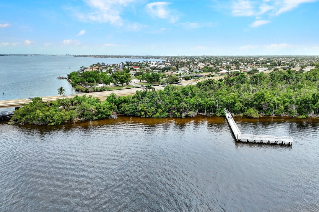 2118 SE 18th Ave, Cape Coral, FL 33990