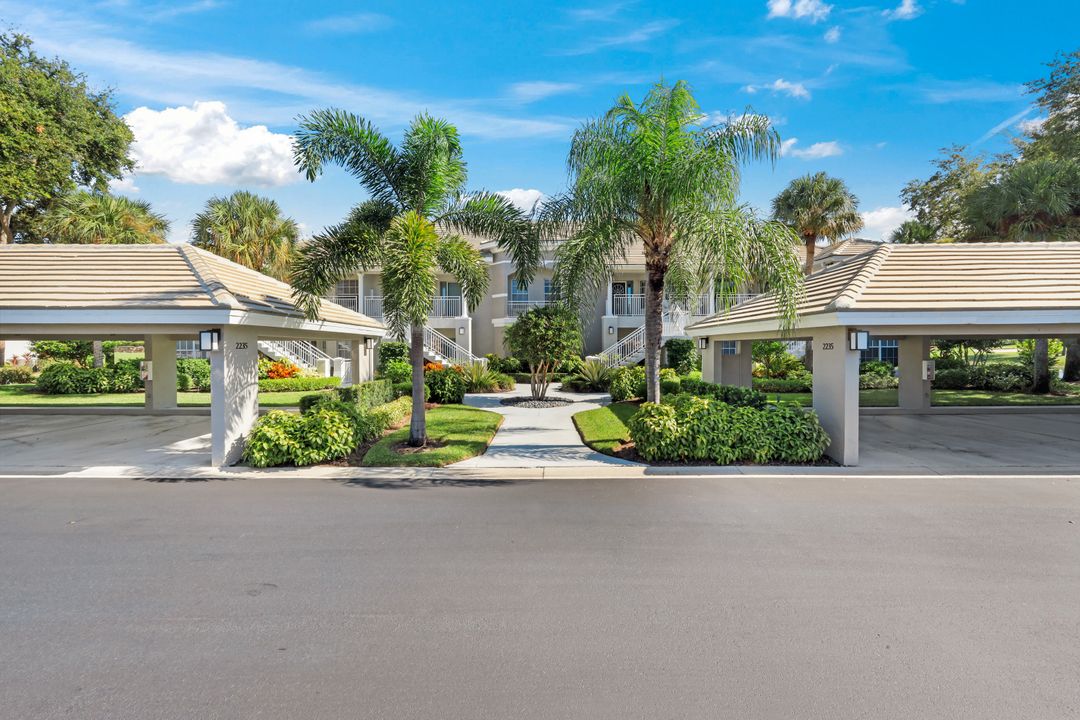 2235 Chesterbrook Ct #203, Naples, FL 34109