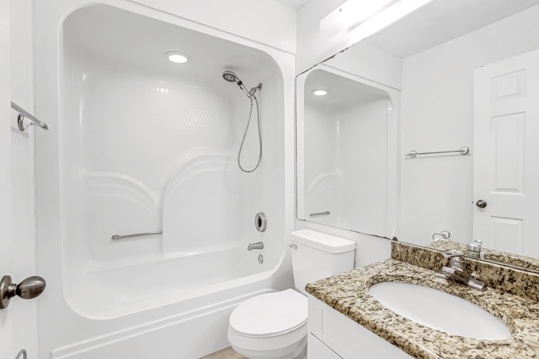 260 Belina Dr #12, Naples, FL 34104