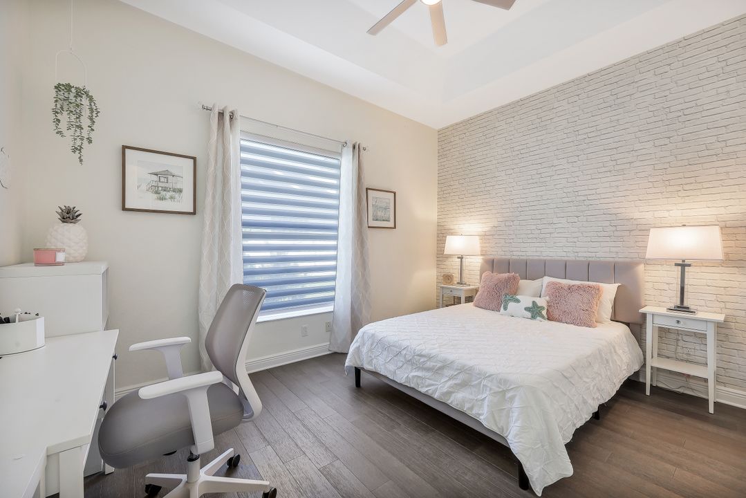 3724 Surfside Blvd, Cape Coral, FL 33914