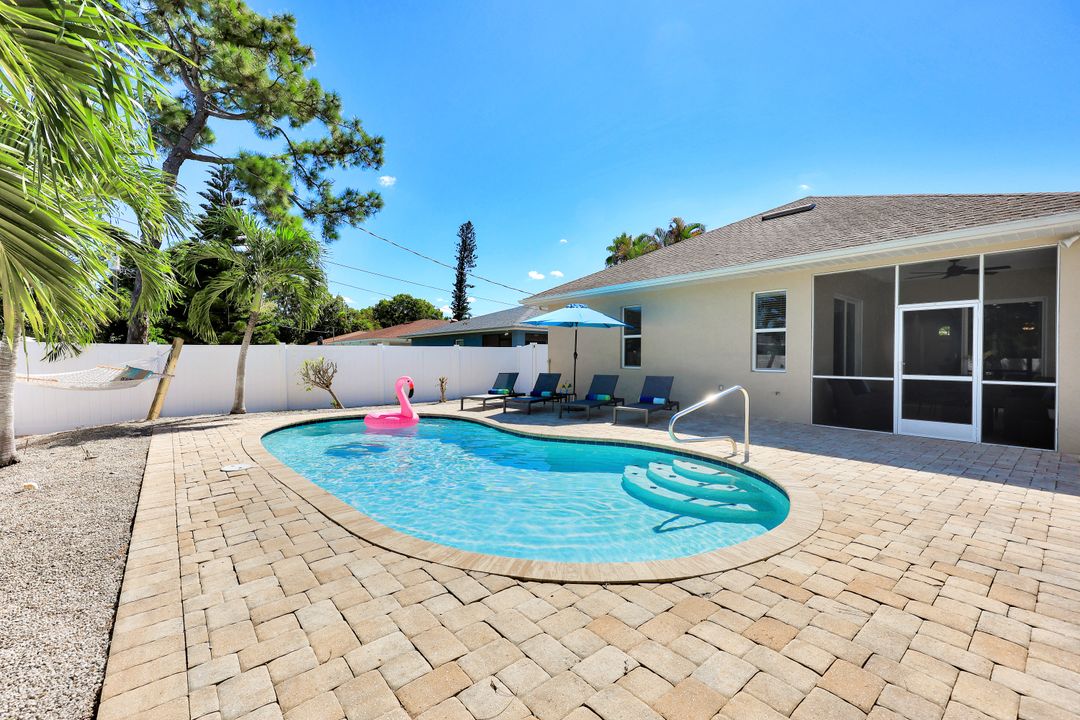 847 98th Ave N, Naples, FL 34108