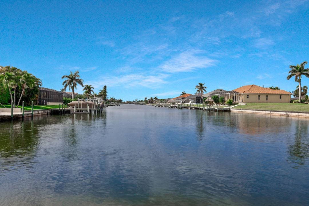 2724 Gleason Pkwy, Cape Coral, FL 33914