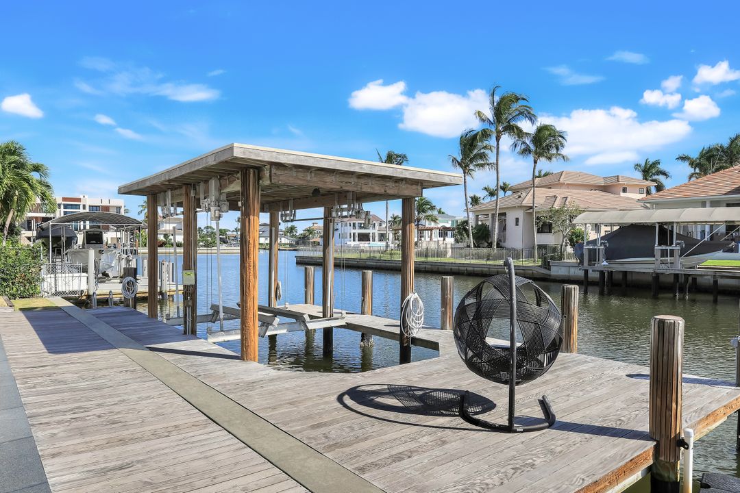 260 Channel Dr, Naples, FL 34108