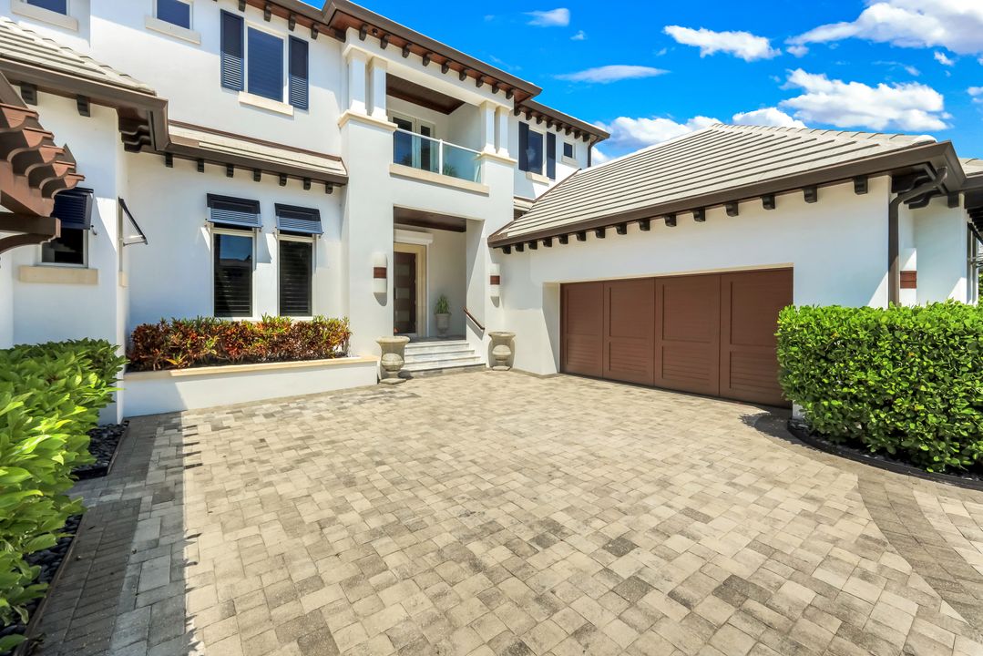 605 Galleon Dr, Naples, FL 34102