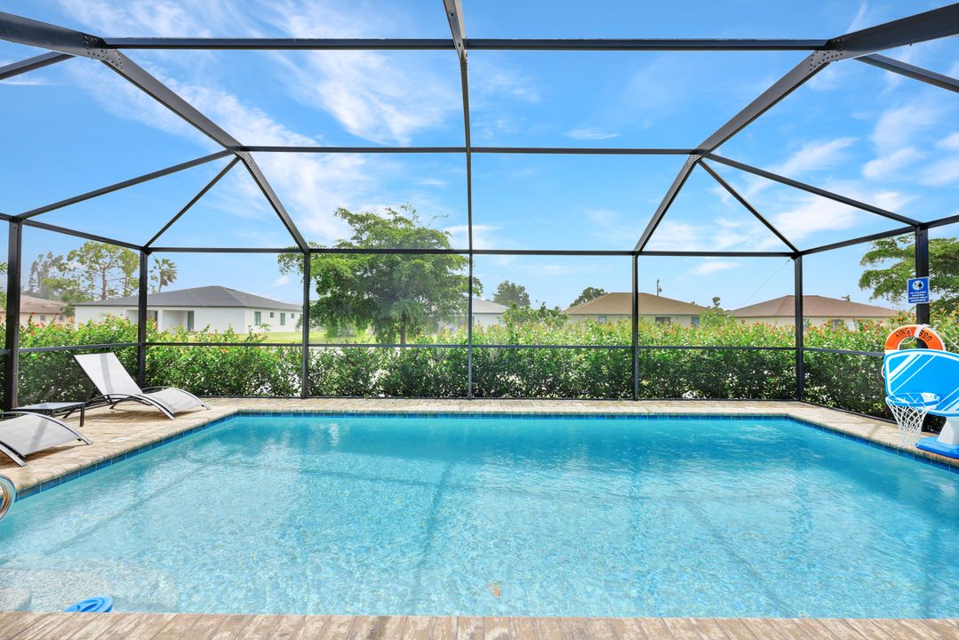 606 SE 4th St, Cape Coral, FL 33990