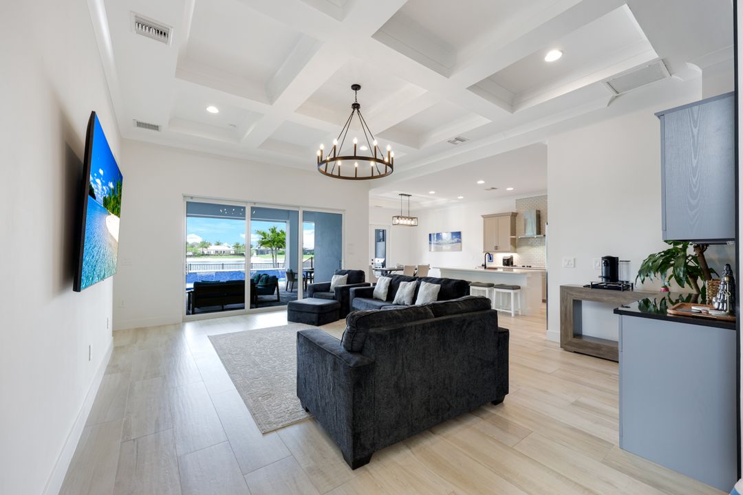 3697 Sapphire Cv Cir, Naples, FL 34114