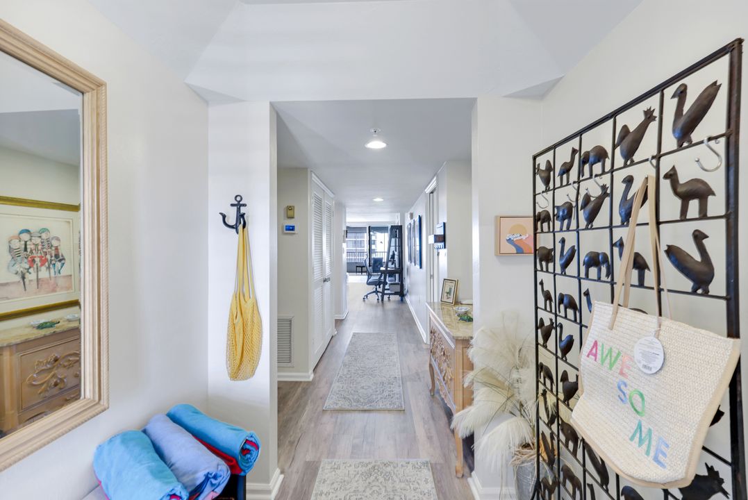 21 Bluebill Ave  #905, Naples, FL 34108