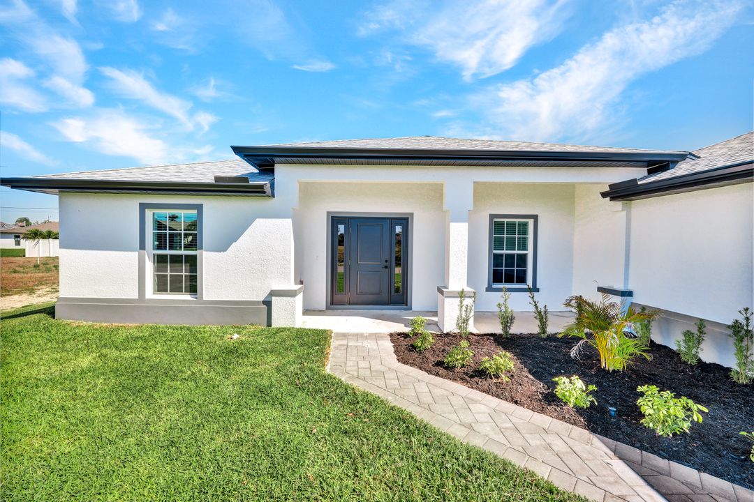 1205 NE 12th St, Cape Coral, FL 33909
