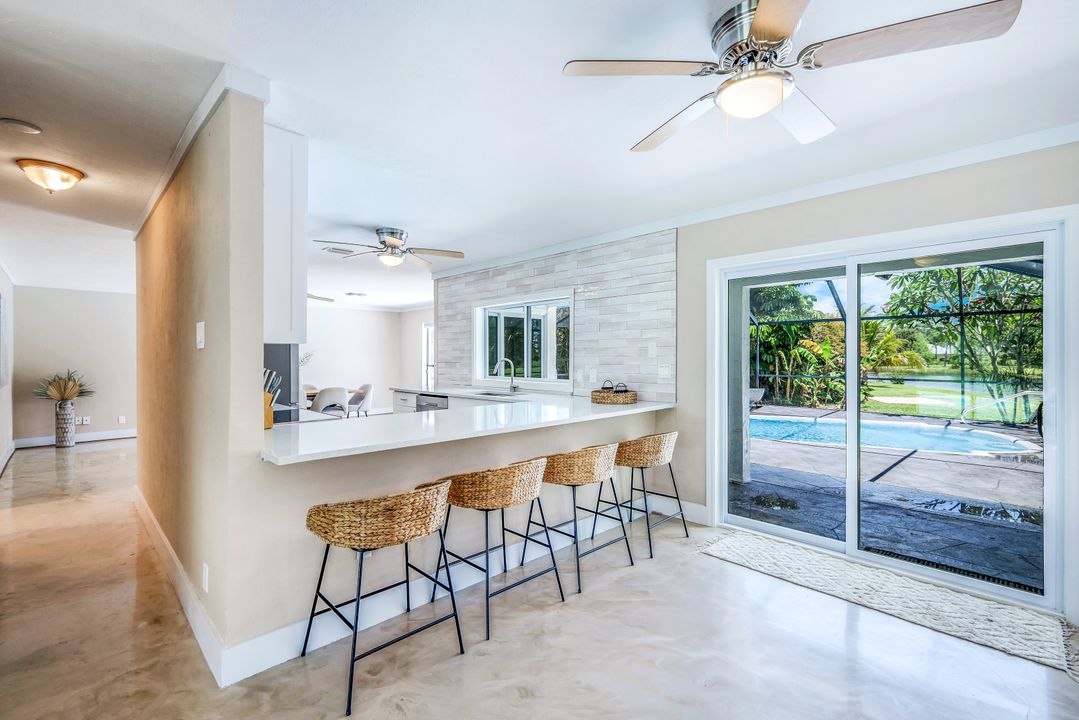 2266 Kings Lake Blvd, Naples, FL 34112