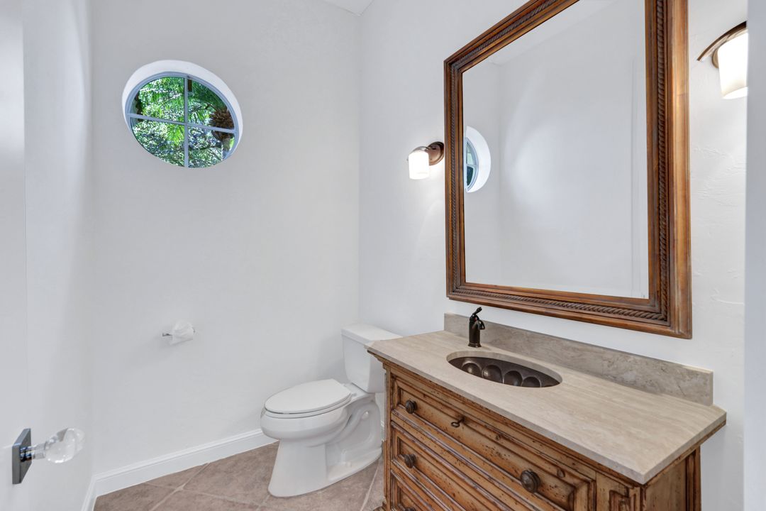 874 Wyndemere Way, Naples, FL 34105