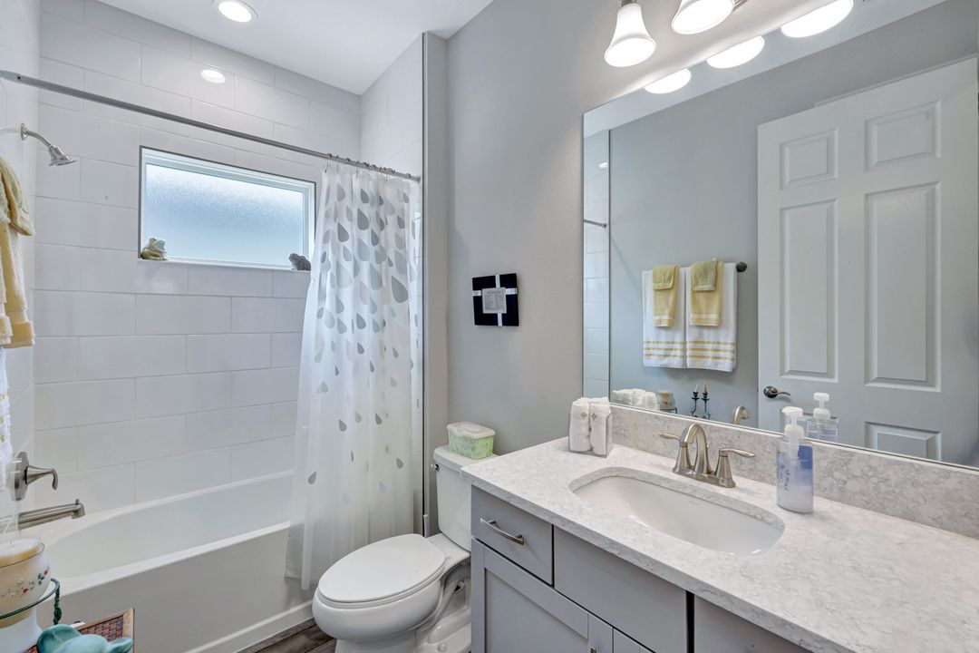 6219 Golden Nettle Dr, Apollo Beach, FL 33572