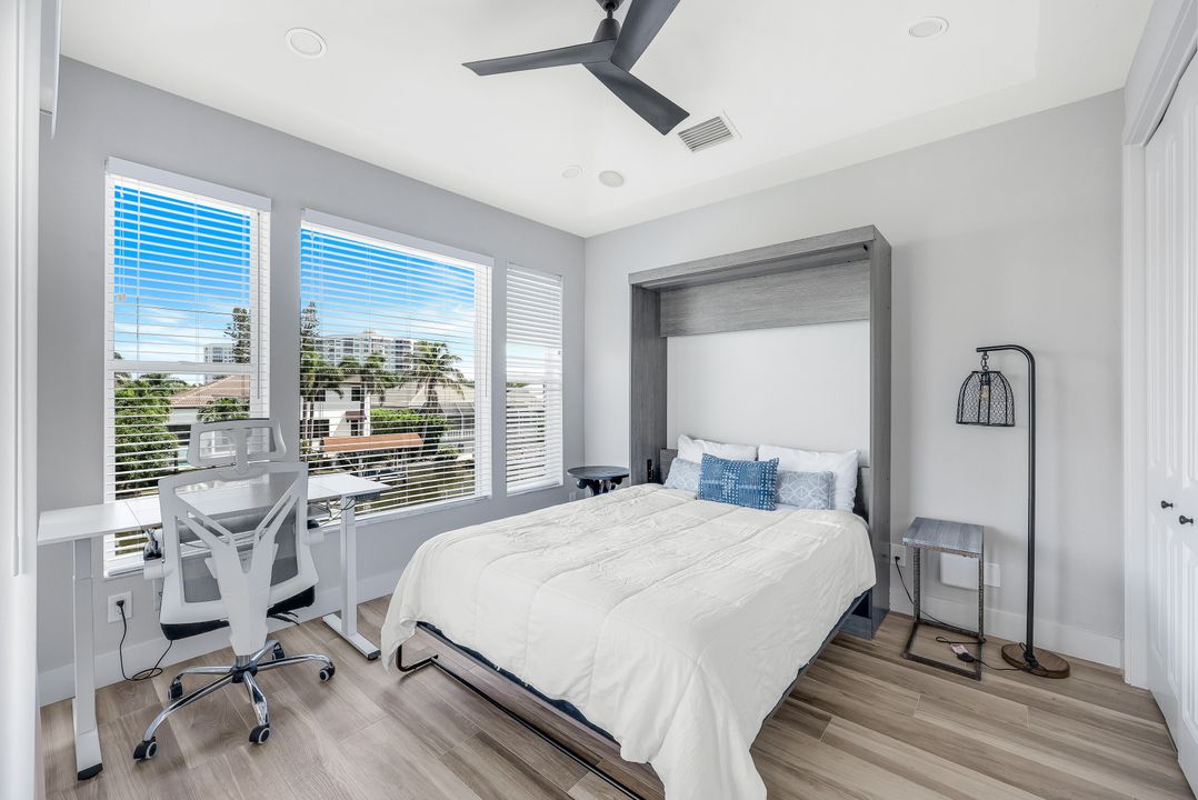 155 Heron Ave, Naples, FL 34108