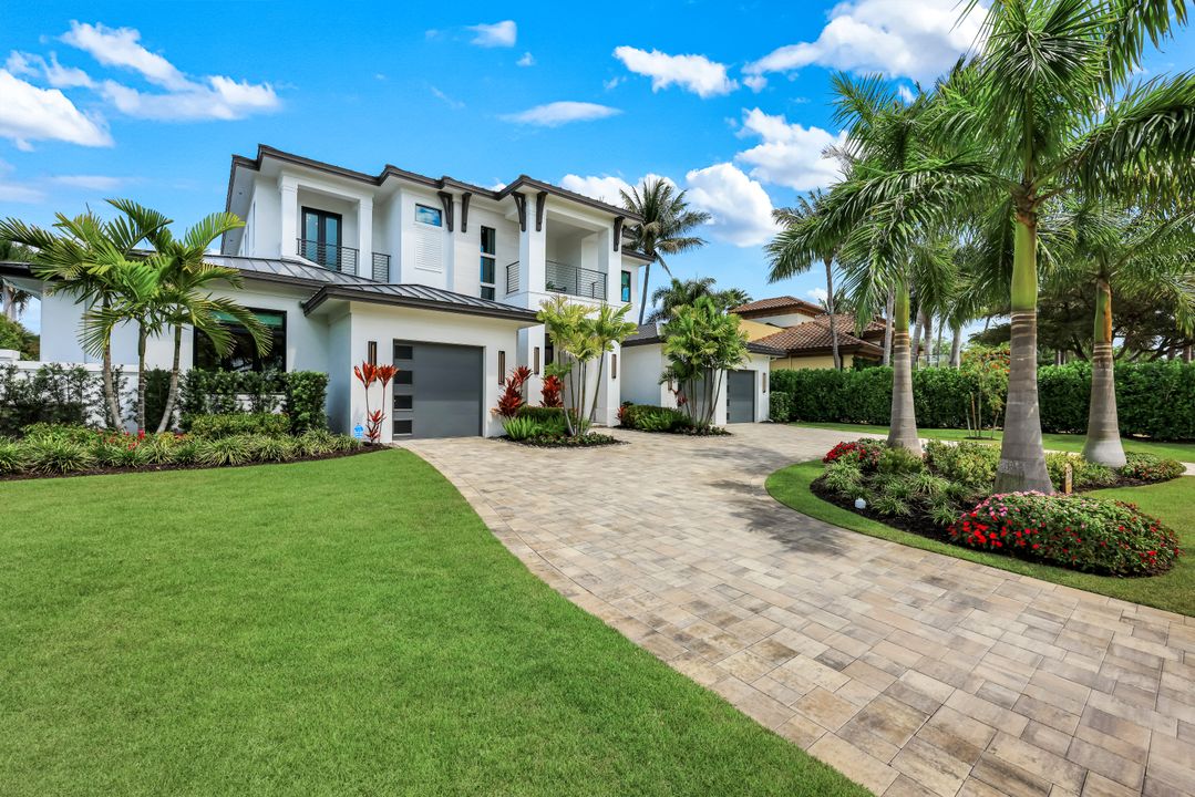 767 Park Shore Dr, Naples, FL 34103