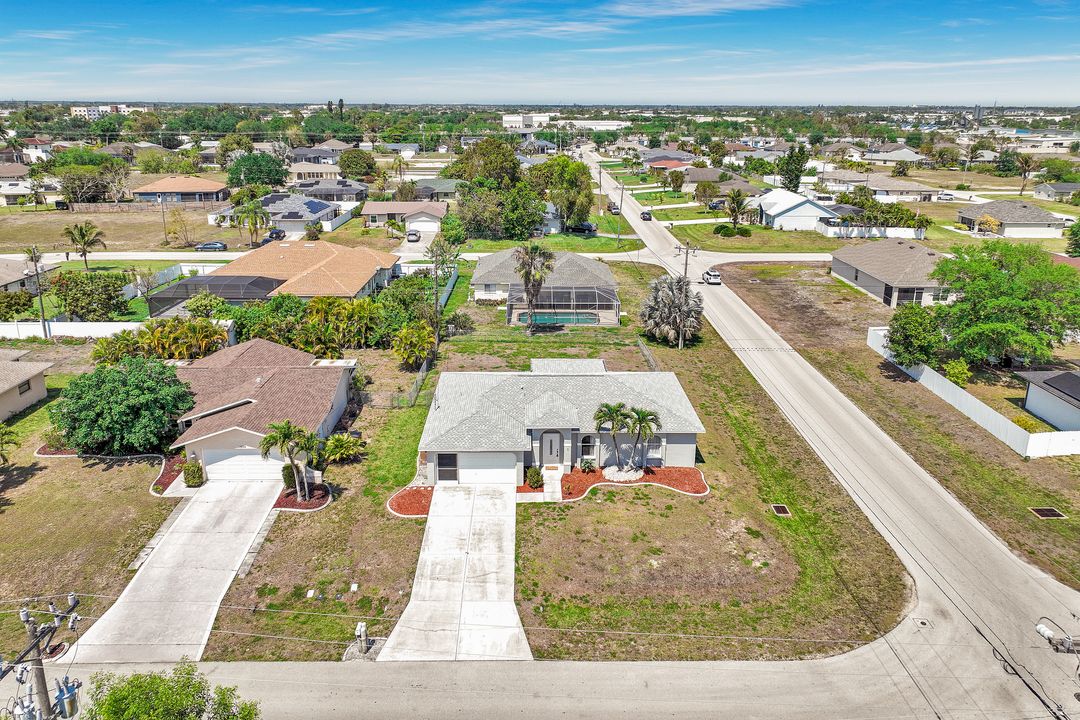 1913 NE 4th Ter, Cape Coral, FL 33909