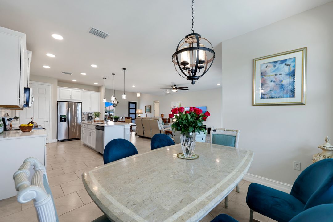 18725 Lake Hammock Dr, Naples, FL 34114