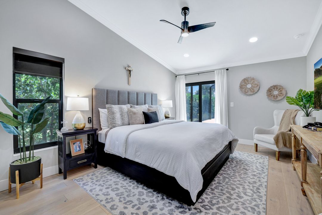 348 Country Club Ln, Naples, FL 34110