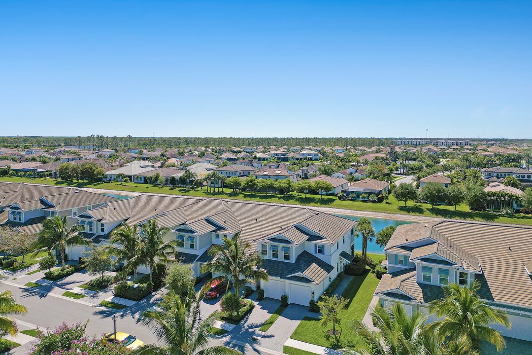 2319 Sawyers Hill Rd #703, Naples, FL 34120