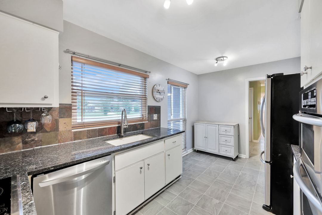 2201 41st Terrace SW, Naples, FL 34116