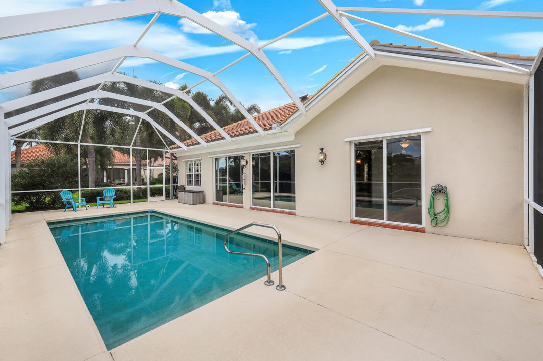 4362 Queen Elizabeth Way, Naples, FL 34119