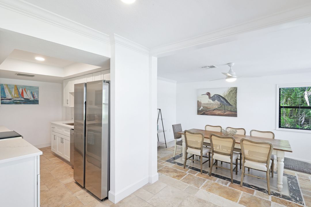 522 94th Ave N, Naples, FL 34108