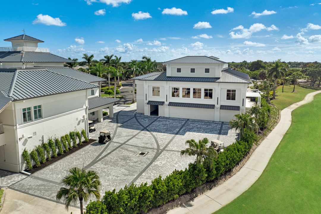 2153 Paget Cir, Naples, FL 34112