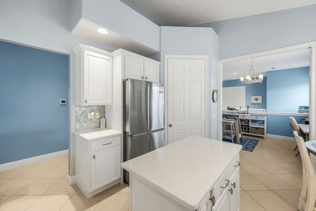 10550 Marina Pointe Dr #203, Bonita Springs, FL 34134