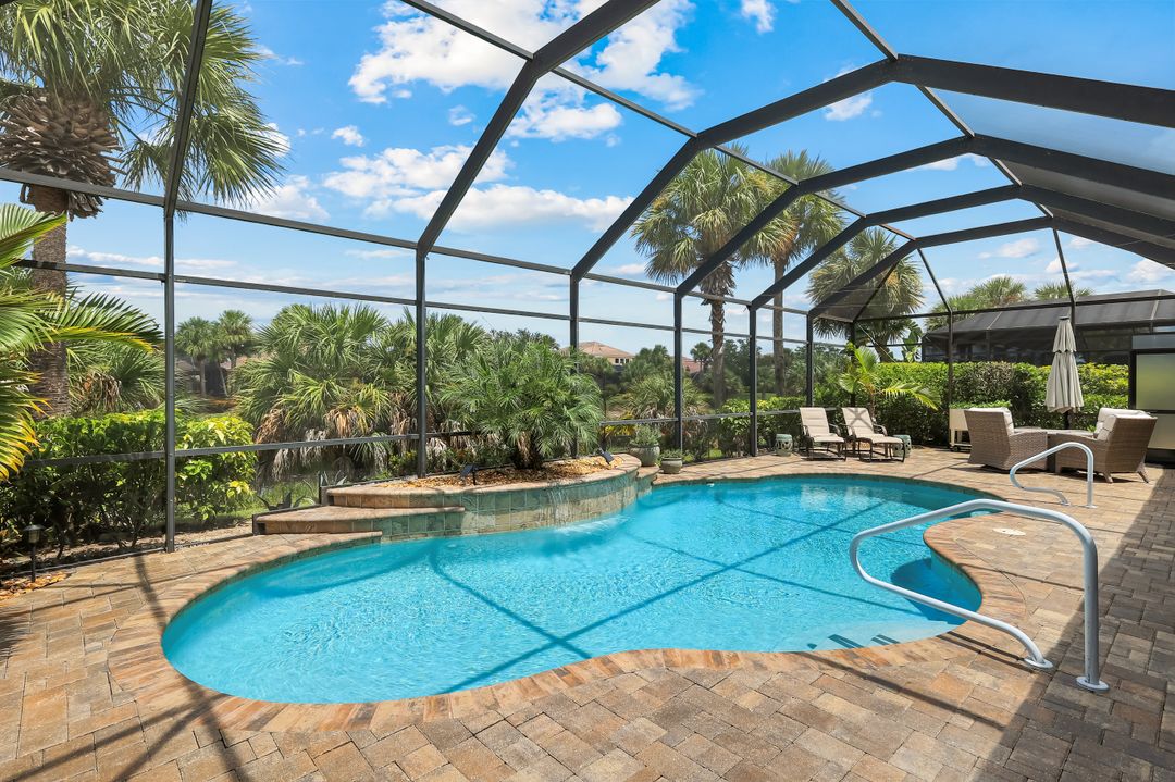 8223 Potomac Ln, Naples, FL 34104