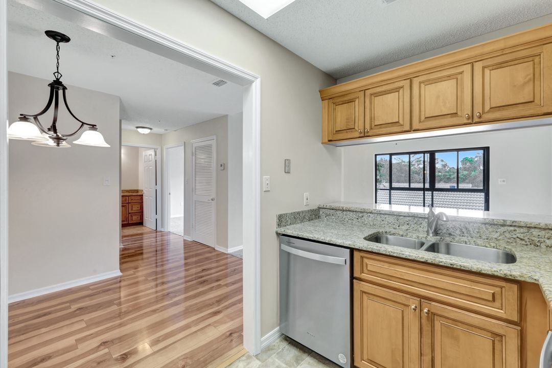 900 Arbor Lake Dr #207, Naples, FL 34110